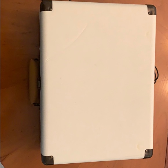 White Record Player - Picture 4 of 5